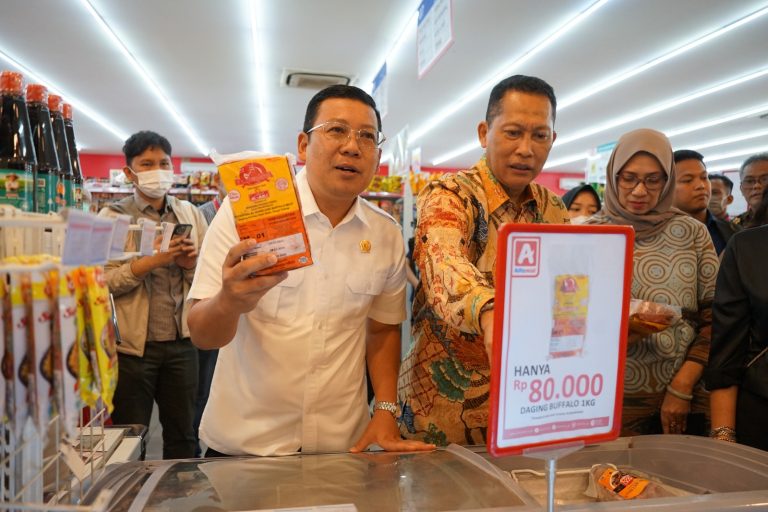 Badan Pangan Nasional Bersama Bulog Cek Distribusi Daging di Ritel, Pastikan Stok Daging Aman Jelang Lebaran