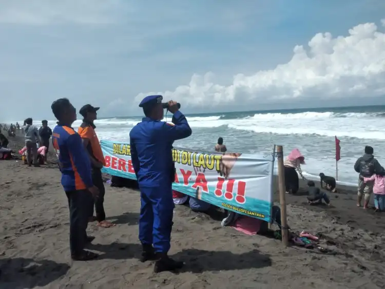 Dedikasi Tim SAR Arnavat Amankan Wilayah Pesisir Jateng