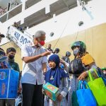 Disambut Ganjar, Pemudik Gratis yang Tiba di Pelabuhan Tanjung Emas