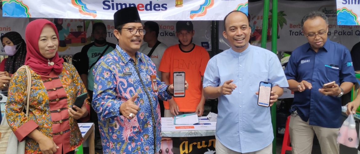 Biasa Bayar Pakai Qris, Belanja di Pasar Ramadhan Jalan Soetomo Rembang