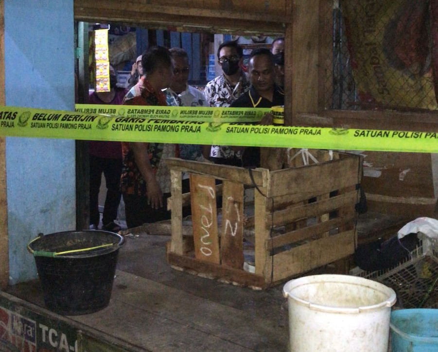 Lama Tak Ditempati Dinas Perdagangan, Segel Puluhan Kios Kosong di Pasar Bulu