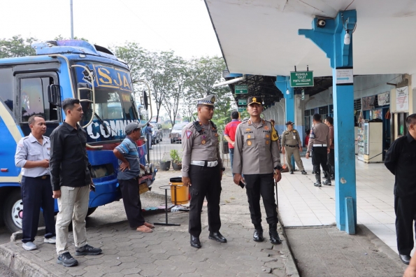 Hadapi Puncak Arus Mudik Lebaran, Kapolres Grobogan Cek Terminal