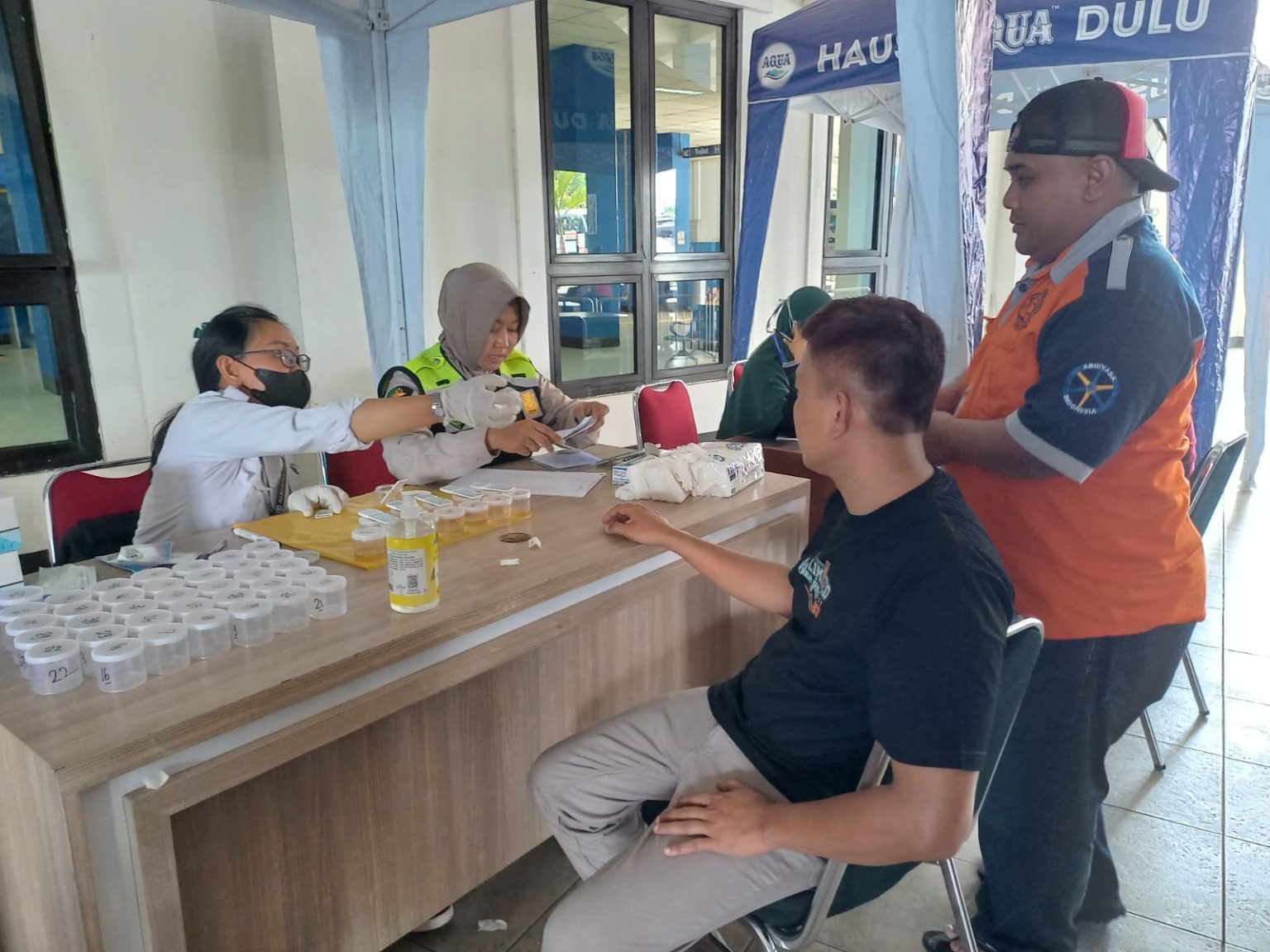Jelang Lebaran, Dokkes Polresta Surakarta Cek Kesehatan Sopir Bus