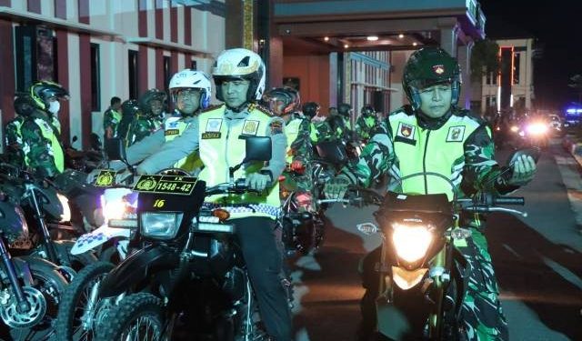 Petugas Gabungan Gelar Patroli Skala Besar, Amankan Kamtibmas Selama Perayaan Idul Fitri