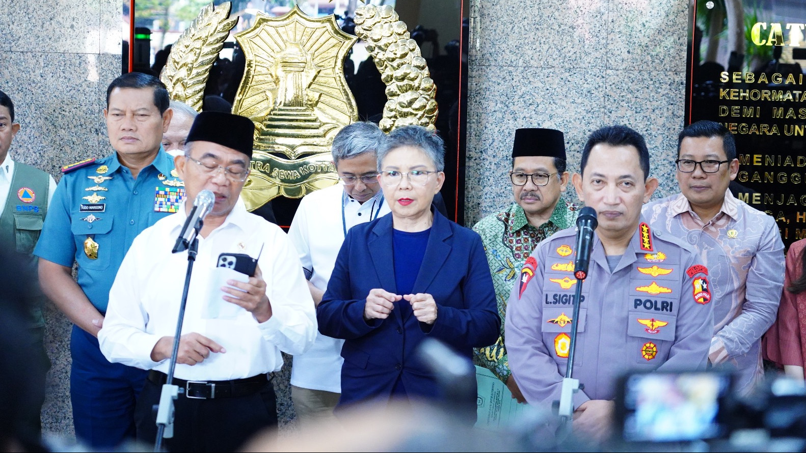 Konferensi pers usai rapat koordinasi kesiapan menghadapi Idul Fitri 1444H/2023 M di Mabes Polri