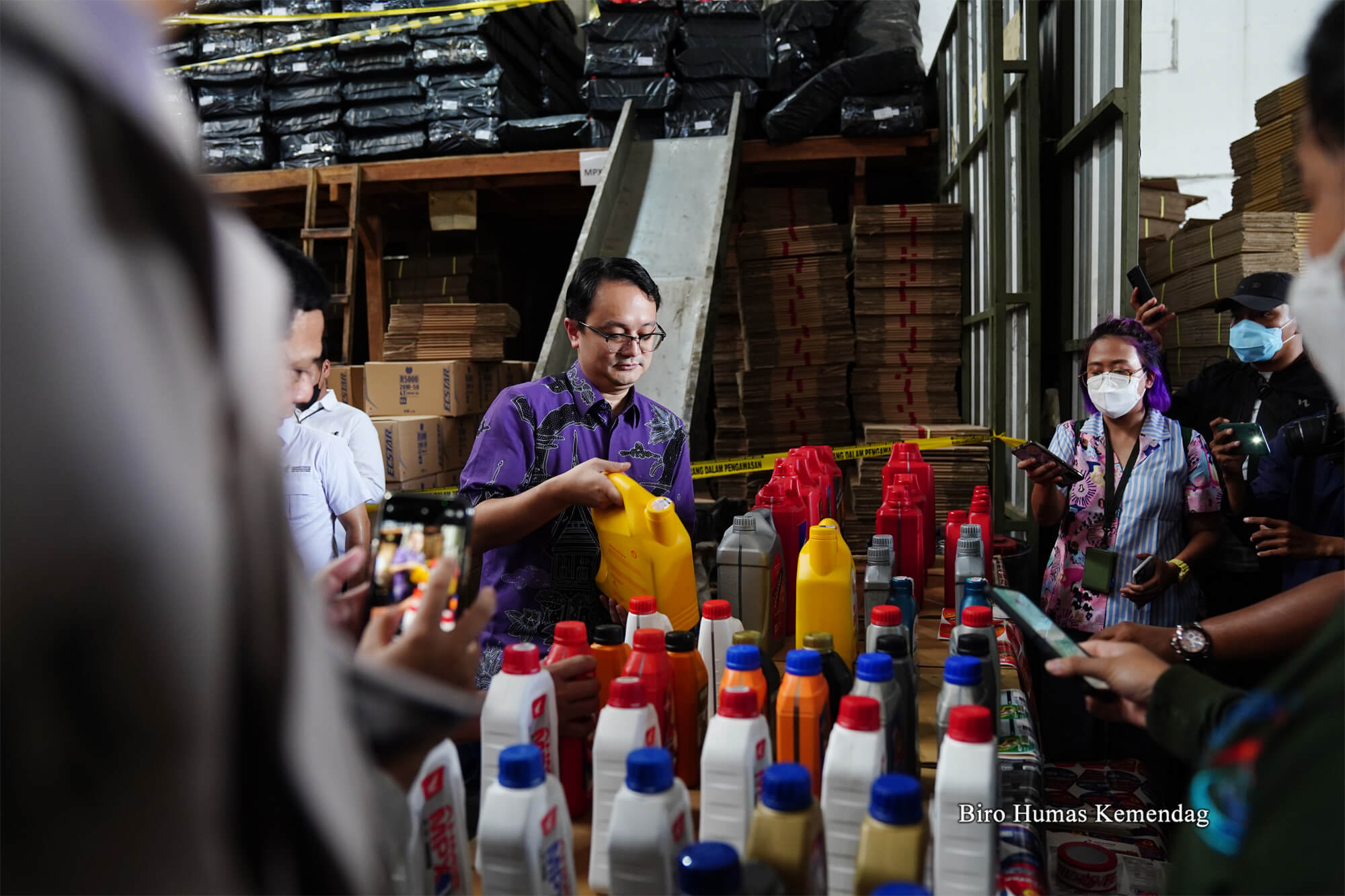 Jelang Mudik Lebaran, Kemendag Gerebek Produk Pelumas Ilegal Senilai Rp16,5 Miliar
