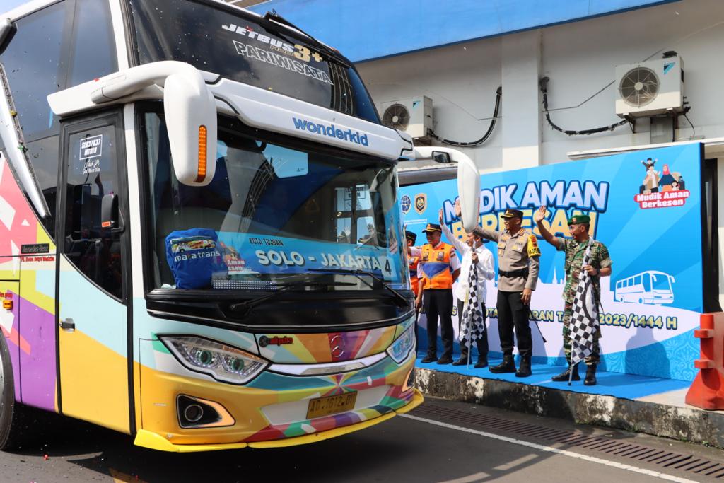 67 Bus Balik Mudik Gratis Dilepas Kapolresta Surakarta di Terminal Tirtonadi Solo