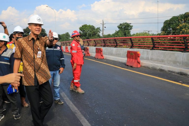 Ganjar Cek Jembatan Juwana, Pastikan Jalur Mudik Lancar