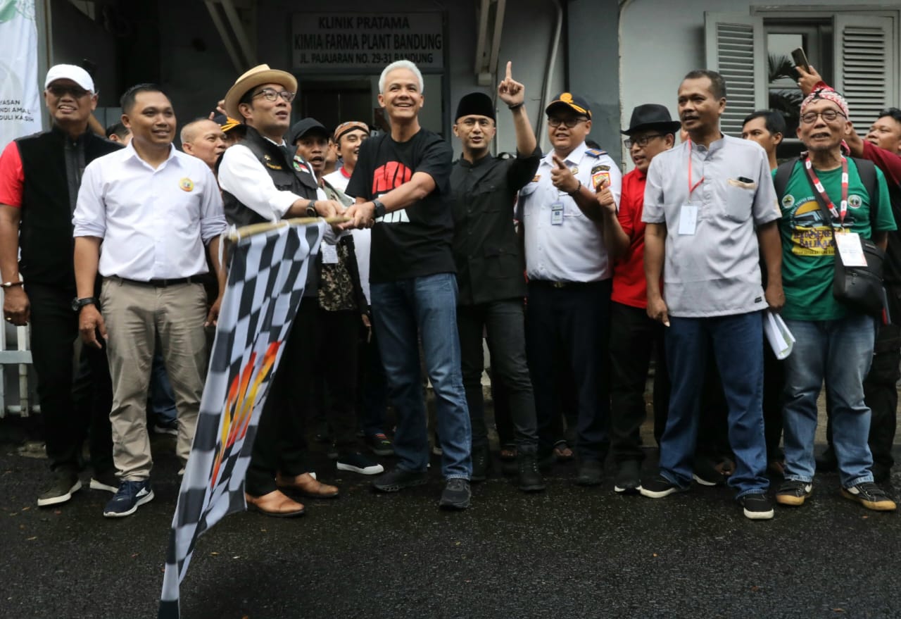 Ditemani Kang Emil, Ganjar Lepas 852 Pemudik Jateng dari Bandung