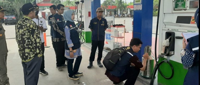 Jelang Lebaran, Pemkab Rembang Cek Akurasi Alat Ukur SPBU