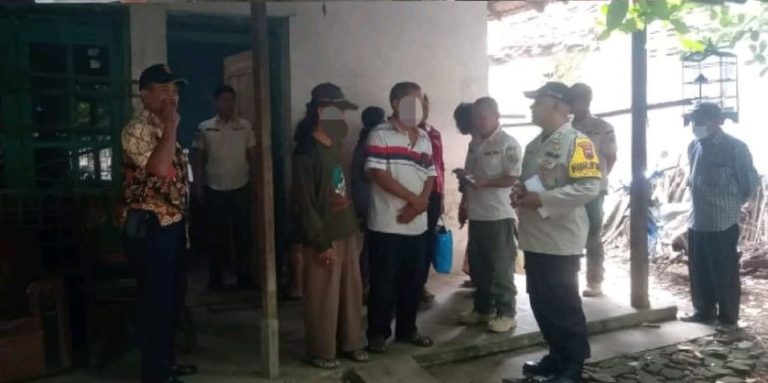 Bermesraan di Kamar, Empat Pasang Lansia Non-Muhrim Diamankan Satpol PP