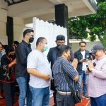Kepala Kankemenag Purwakarta Sopian memantau ibadat Jumat Agung yang dilaksanakan jemaat GKPS, Jumat (07/04)