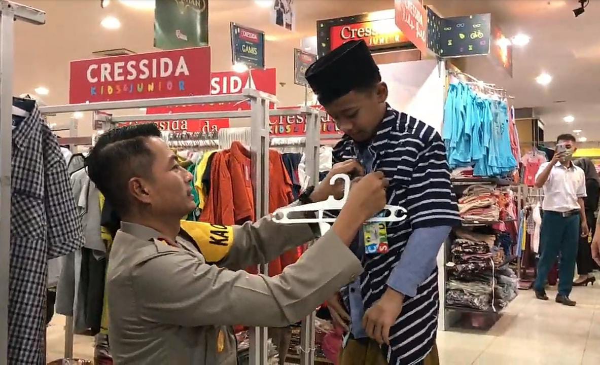 Sambut Lebaran, Anak Yatim Piatu Ba’dan Bareng Kapolres Grobogan