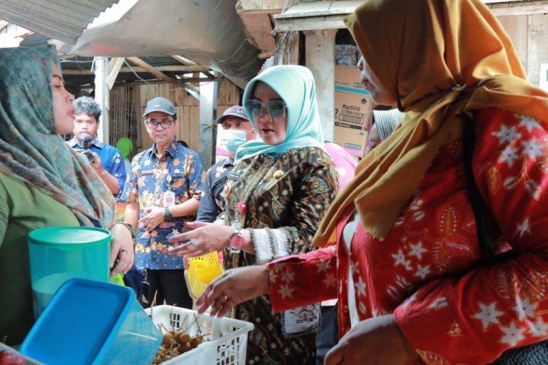 Jelang Lebaran, Bupati Klaten Cek Kondisi Pasar Kembang Kemalang (Foto: Dok Prokopim Klaten)