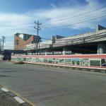 Pintu masuk jalan tol fungsional Solo - Jogja yang berada di depan exit tol Colomadu.