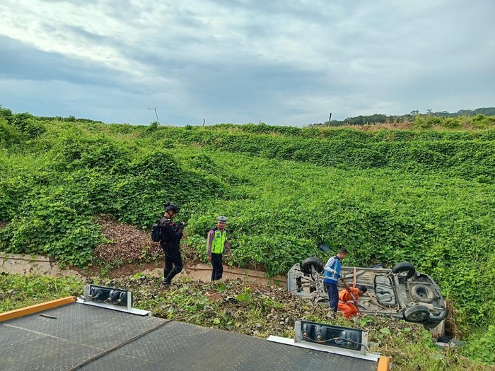 Kecelakaan Tunggal di Tol Batang-Semarang KM 366 B, Satu Orang Tewas