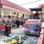 Sita Ribuan Miras dan Ratusan Knalpot Brong, Polres Grobogan Musnahkan Barang Bukti