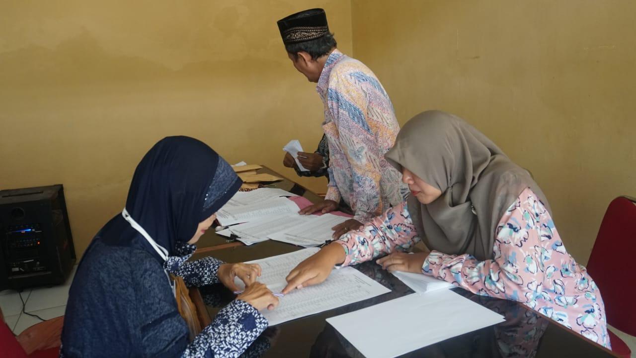 Tidak Mendapat Bantuan dari Pemerintah, Baznas Salurkan Zakat kepada 886 Guru Ngaji Kemisan