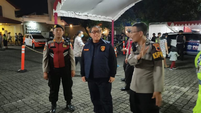 Kapolres Kudus Turun Langsung Jaga Para Jemaah Misa Jumat Agung