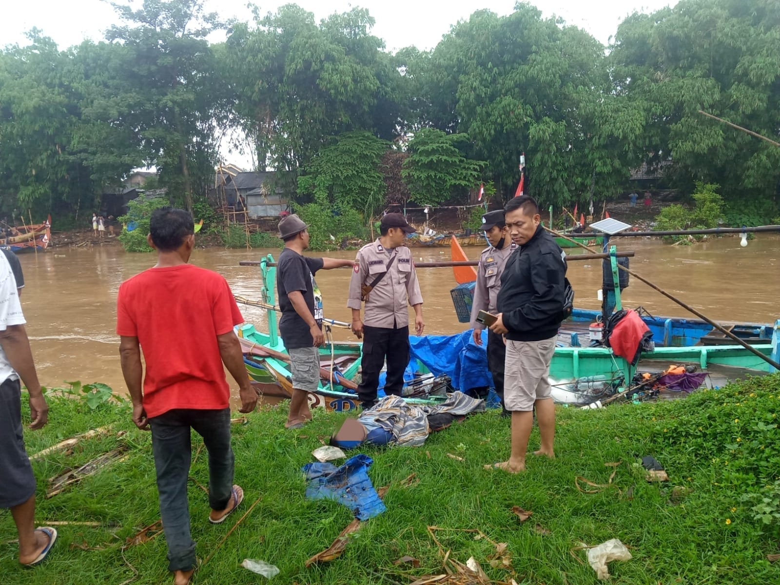 Dua Nelayan Temukan Sesosok Jenazah di Sungai Silugonggo