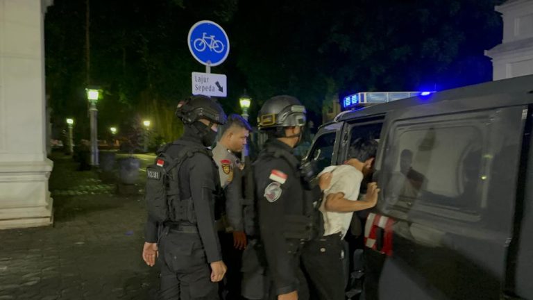 Mabuk, Tabrak Mobil dan Pancing Keributan, Dua Pemuda Solo Diamankan Polisi