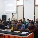 Para anggota parpol tengah berkumpul dalam kegiatan sosialisasi yang digelar KPU Jepara (06/04)