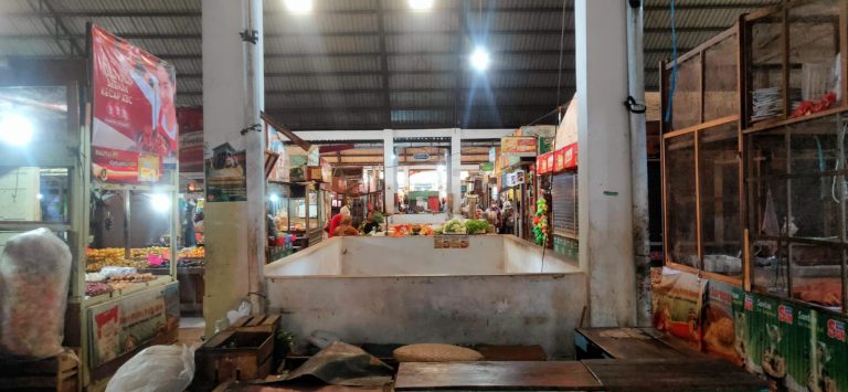 Suasana Pasar Bitingan