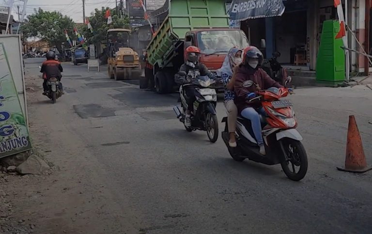Lebaran Sebentar Lagi, Dinas PUPR Kudus Kebut Perbaikan Jalan