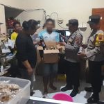 Polsek Mrebet Sita Belasan Botol Miras dari Warung di Desa Selaganggeng