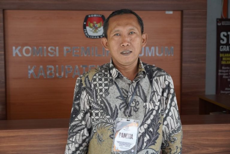 Rokhimudin: Hingga Sabtu (13/05) Sudah 10 Parpol Daftarkan Bacaleg ke KPU Kendal
