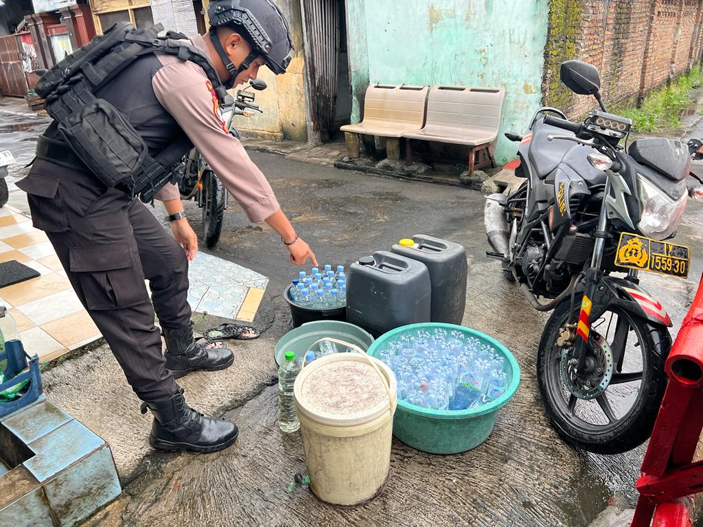 Jual Ratusan Liter Ciu, Lansia Diamankan Tim Sparta Polresta Surakarta