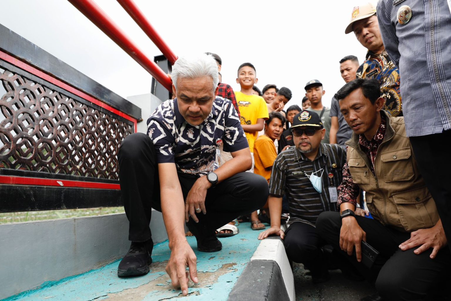 Warga Desa Keseneng Sambut Ganjar, Jembatan Bantuan Jateng Hampir Rampung