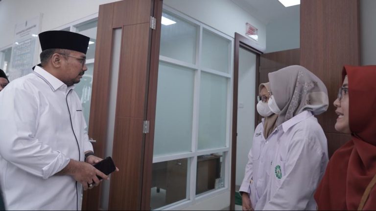 Menag Tinjau Laboratorium Sintek Terpadu Fakultas Sains dan Teknologi UIN Walisongo
