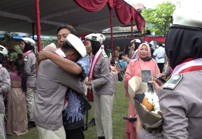 Tangis Haru Mewarnai Upacara Wisuda 258 Lulusan SMKN Jateng