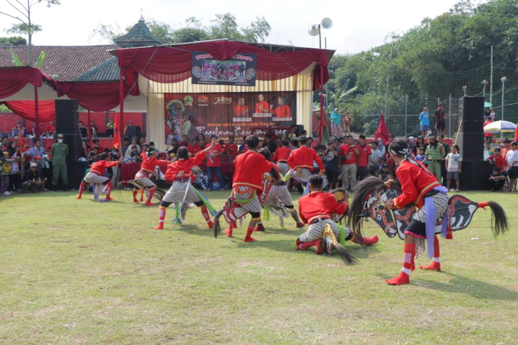 Kesenian Tradisional Ebeg Banyumasan Harus Dilestarikan