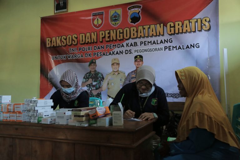 Warga Pesalakan di Sekitar TPA Terima Layanan Kesehatan Gratis