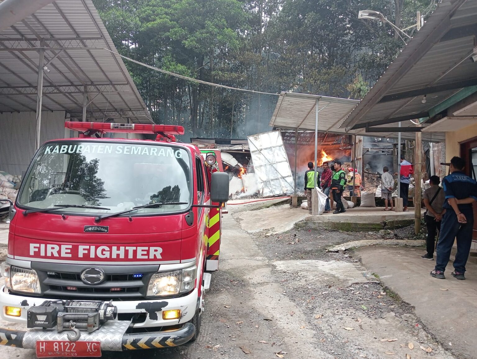 Korsleting, Pabrik Pengolah Limbah Serbuk Kayu Terbakar, Kerugian Ratusan Juta Rupiah
