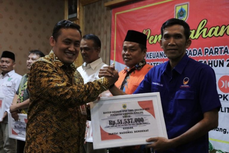Serahkan Bantuan Keuangan Parpol, Mansur Minta Digunakan dengan Baik
