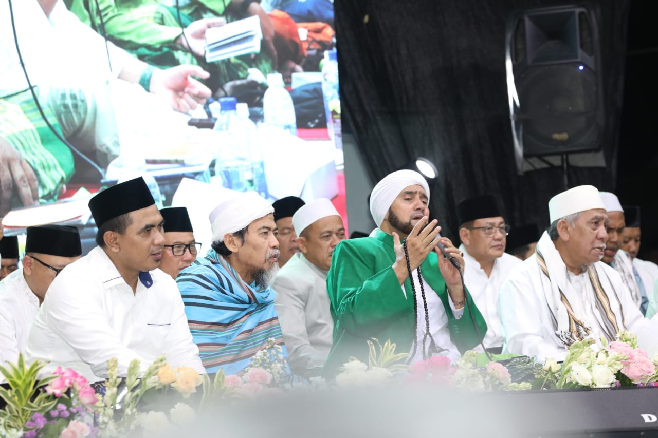 Jateng Bersholawat Digelar di Rembang, Gus Yasin: Semoga Kabupaten/ Kota Ikut Selenggarakan