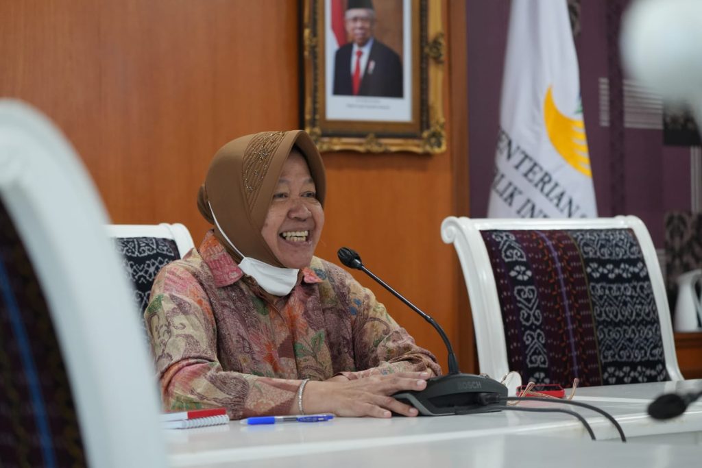 Mensos Risma dalam konferensi pers di Kantor kementerian Sosial, Salemba, Jakarta Pusat, Rabu (24/05).