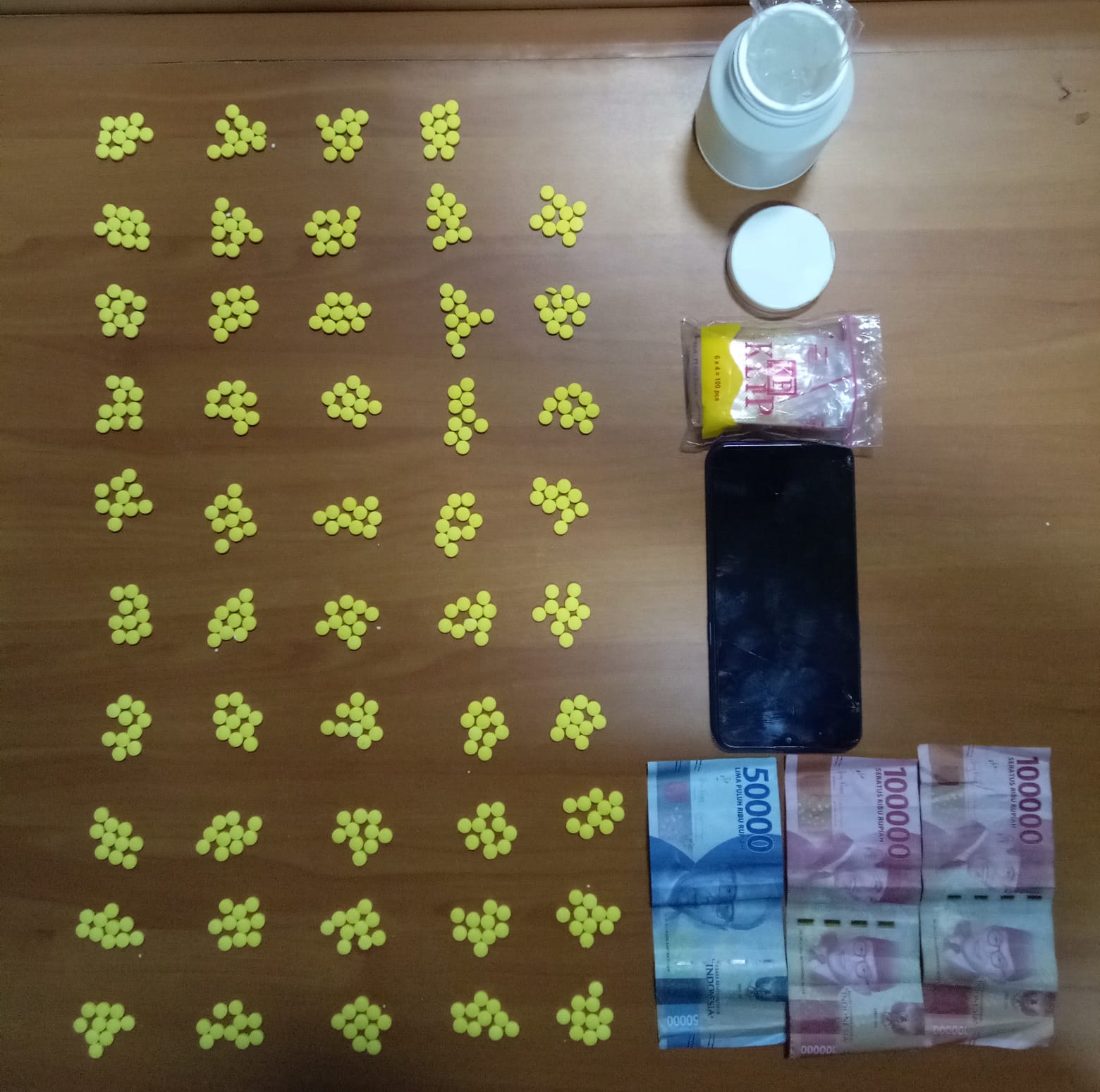 Polres Kudus Amankan Pemuda Pengedar Ribuan Pil Kuning
