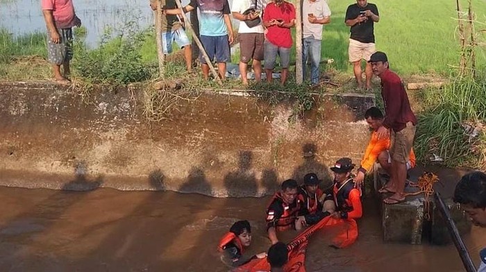 Terbawa Arus, Anak Desa Platar Ditemukan Tewas di Sungai Kembangan
