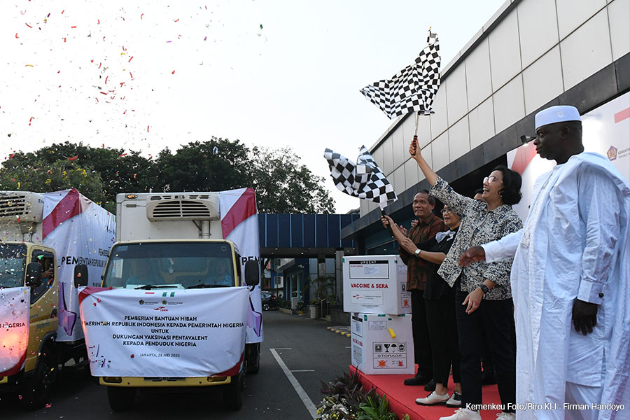 Indonesian AID & Bio Farma Kirimkan Bantuan 1,5 Juta Dosis Vaksin ke Nigeria