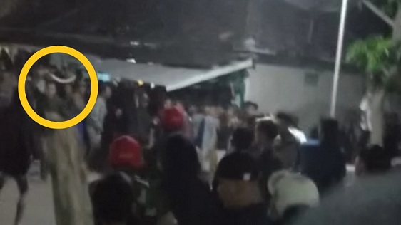 Polisi Tangkap Pemuda Bercelurit Saat Perkelahian Antara Penonton Pentas Dangdut