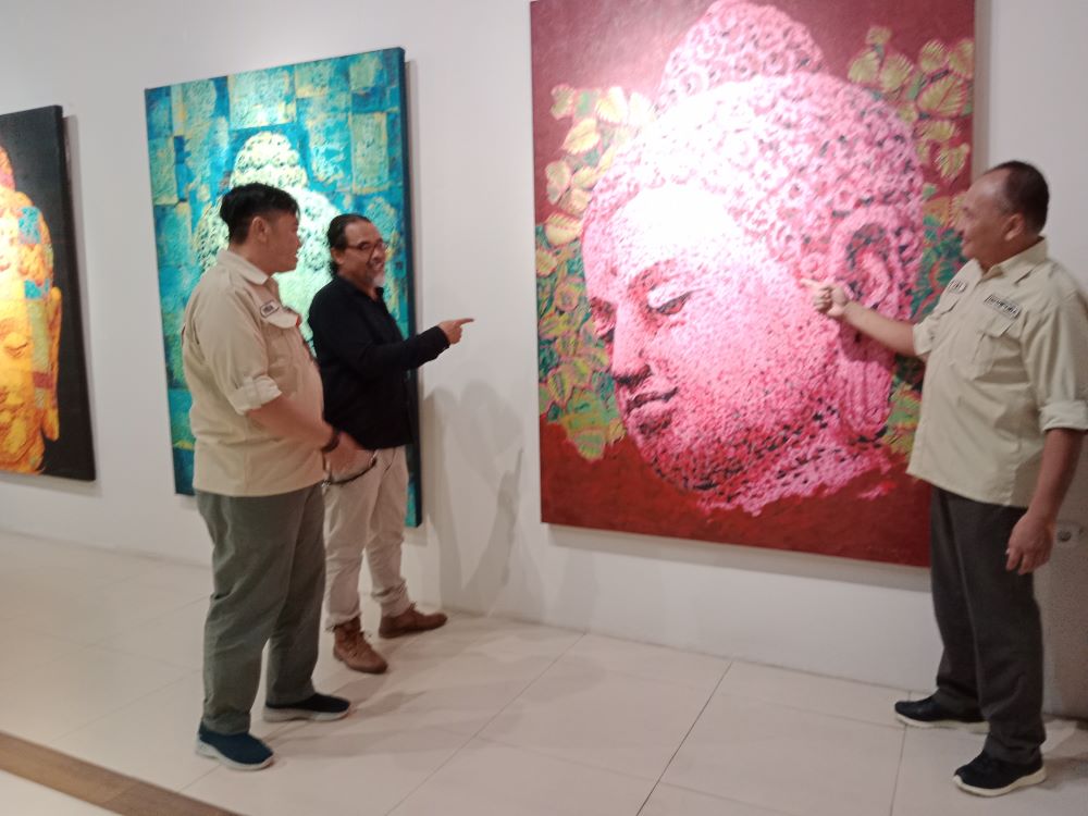 Lukisan Budha dalam “Light Up The Soul” Sebagai Penghargaan Pada Nenek Moyang