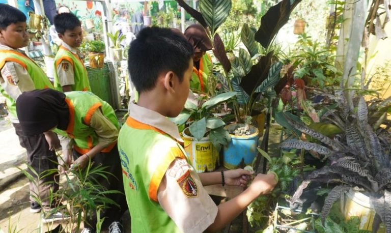 PT BPI Beri Pendampingan SD Negeri Karanggeneng 2 Jadi Sekolah Adiwiyata