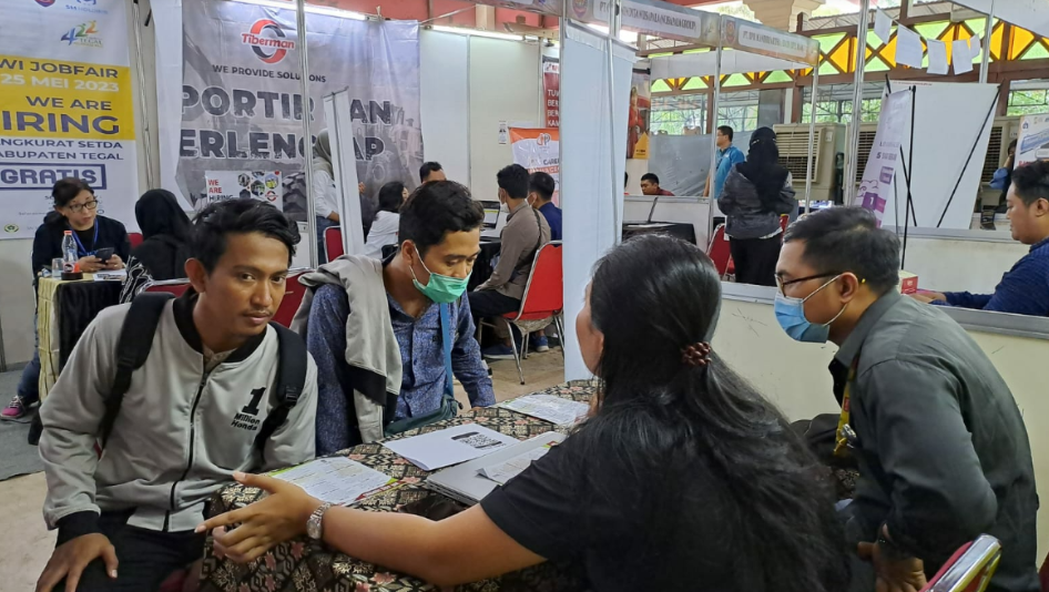 Dua Hari Digelar, Job Fair Slawi Ageng Dipenuhi Ribuan Pencari Kerja