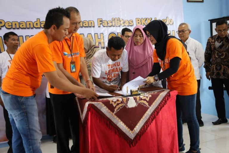 Tuku Lemah Oleh Omah, Bantu 20 WTP Relokasi di Kota Pekalongan Punya Rumah Baru