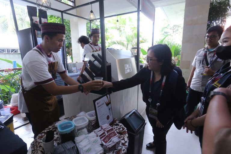 Aroma Khas Kopi Flores Memikat Delegasi KTT ke-42 ASEAN 2023