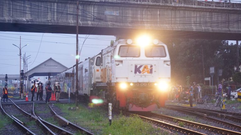 Per 1 Juni, Kecepatan KA Meningkat, Daop 2 Bandung Ingatkan Masyarakat Hati-hati